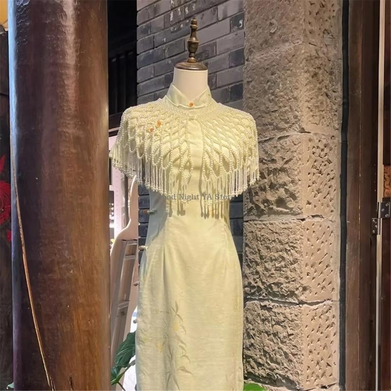 Women Formal Event Wear - Atmungsaktives, mit Perlen akzentuiertes Abendtuch, perfekt