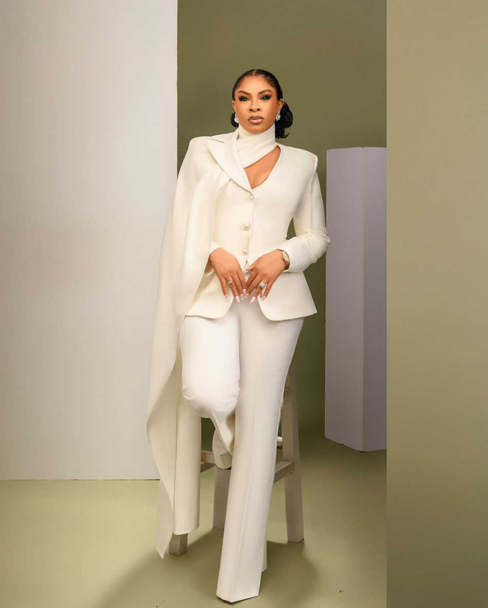 Designer Women Pants Suits Cus – Women Formal Wear With Tie Bewertung und Preis